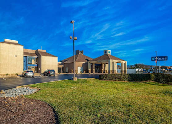 Clarion Pointe Harrisonburg 1
