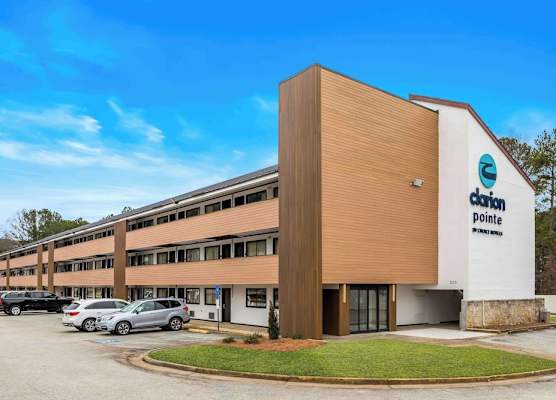 Clarion Pointe Kennesaw Town Center 1