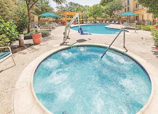 La Quinta Inn & Suites Houston Galleria Area 1