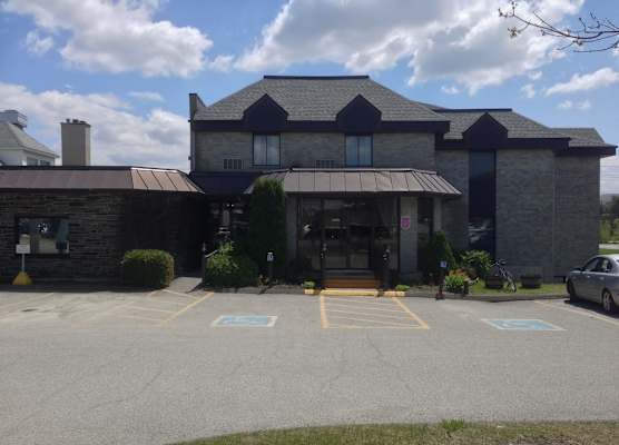 Quality Hotel & Suites 1