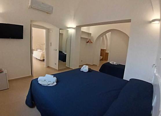 Hotel Antica Repubblica in the historical center 2 minutes away,at 170mt, from the Sea 1