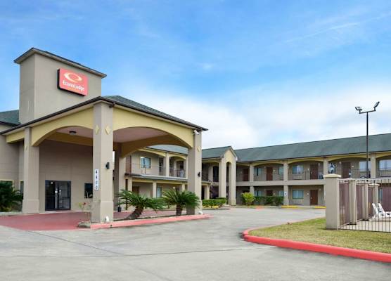 Econo Lodge Inn & Suites Port Arthur near Sabine Pass 1