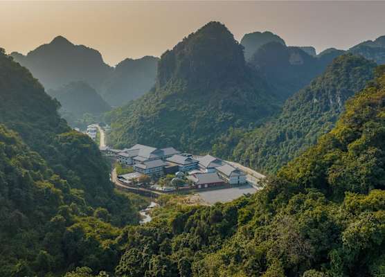 Hilton Quang Hanh Onsen Resort 1