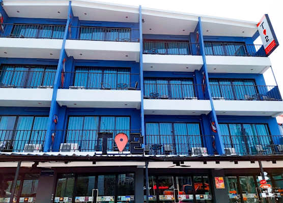 Jomtien Beach Sleep Inn - Steps from Beach & Market 1