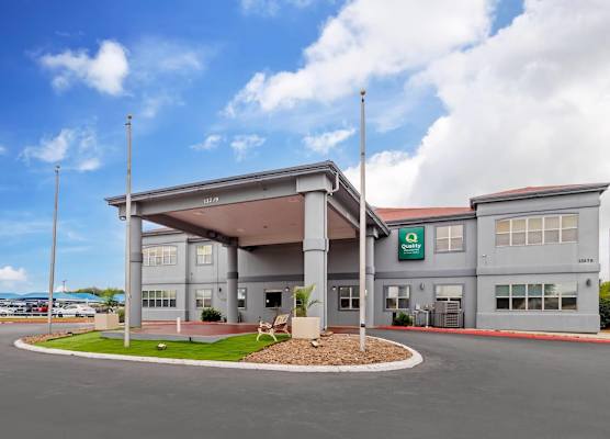 Quality Inn & Suites Near Six Flags and Medical Center 1