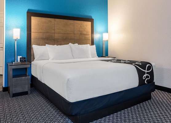 La Quinta by Wyndham Orlando Lake Mary 1