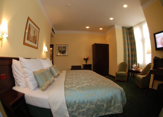 EA Hotel Downtown 1
