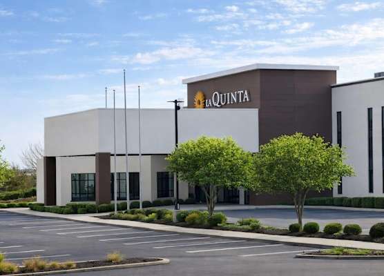 La Quinta Inn & Suites by Wyndham Miamisburg Dayton South 1