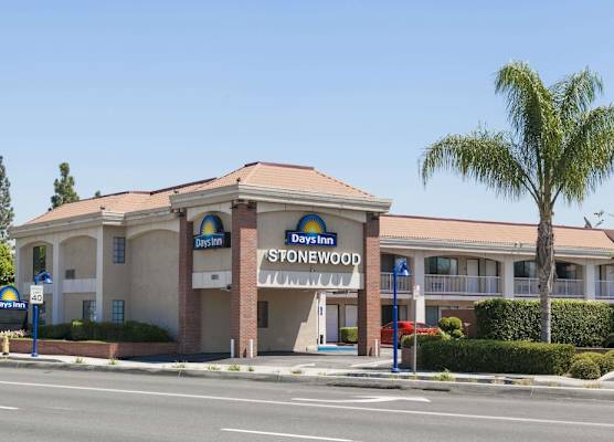 Days Inn by Wyndham Downey 1