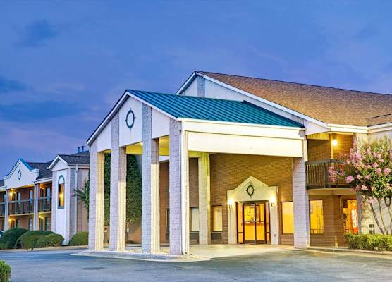 Days Inn by Wyndham Mooresville Lake Norman 1