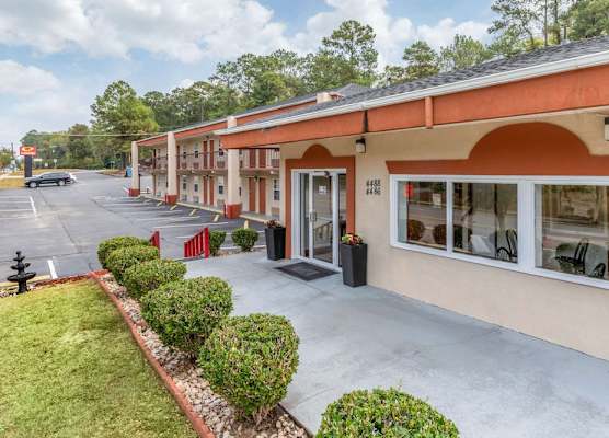 Econo Lodge Columbia Fort Jackson 1