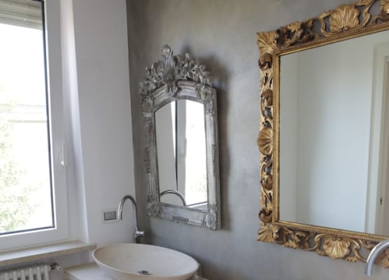 Champagne Rooms 1