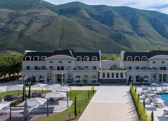 Acros Resort 1