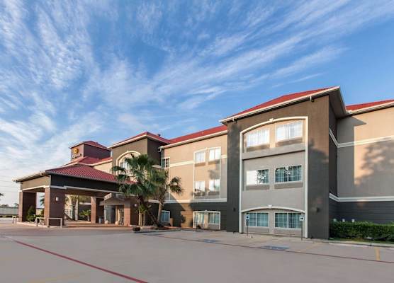 La Quinta by Wyndham Houston New Caney 1