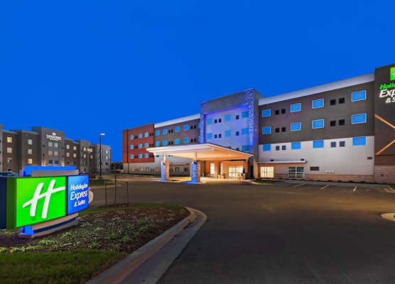 Holiday Inn Express & Suites LENEXA - OVERLAND PARK AREA by IHG 1