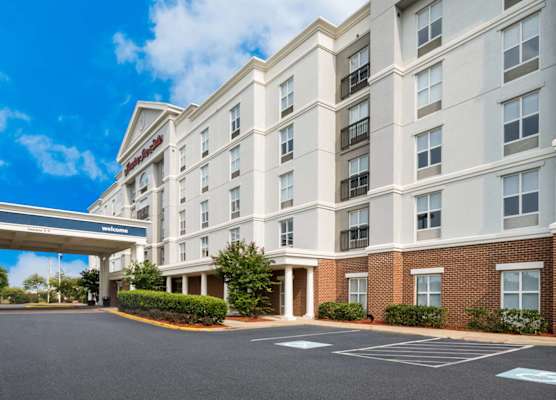 Hampton Inn & Suites Fredericksburg-at Celebrate Virginia 1