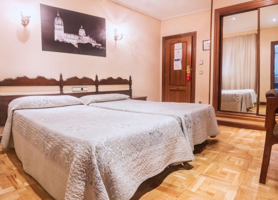 Hotel Castellano I 1