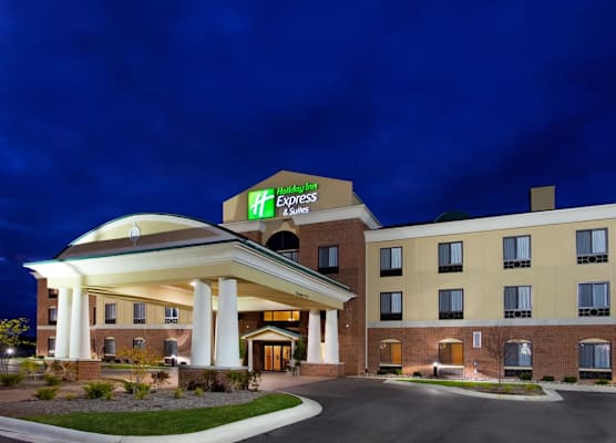 Holiday Inn Express & Suites BAY CITY by IHG 1