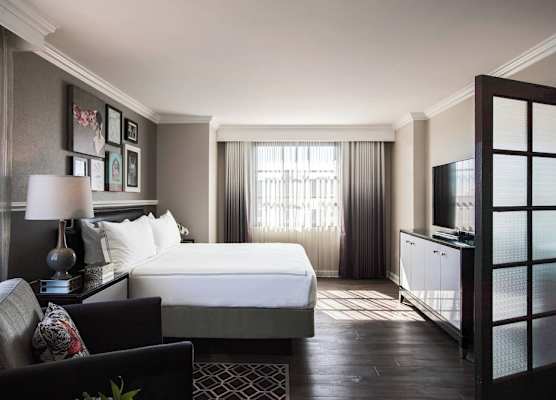 The Lindy Renaissance Charleston Hotel 1