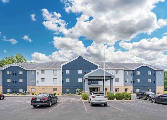 Country Inn & Suites by Radisson, Pickerington, OH 1