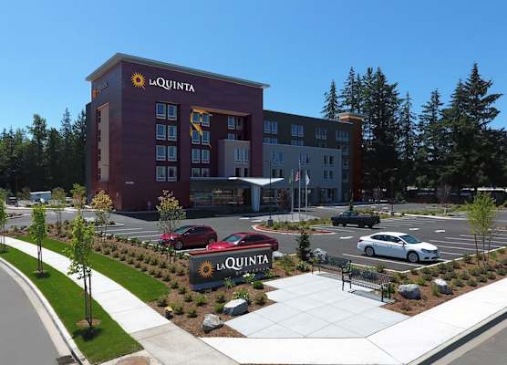 La Quinta Inn & Suites by Wyndham Marysville 1
