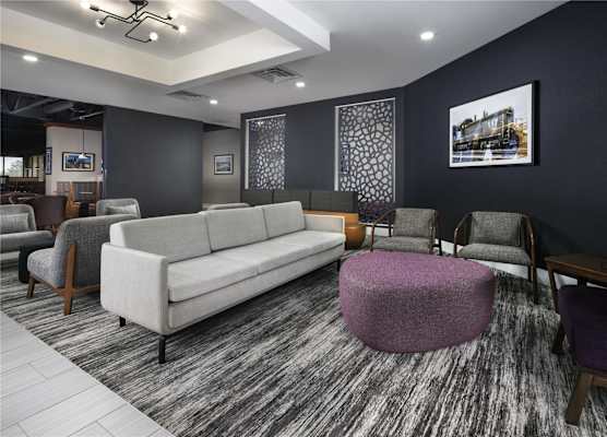 DoubleTree by Hilton Kansas City Airport 1