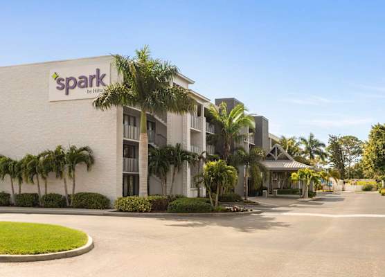 Spark by Hilton Sarasota Siesta Key Gateway 1