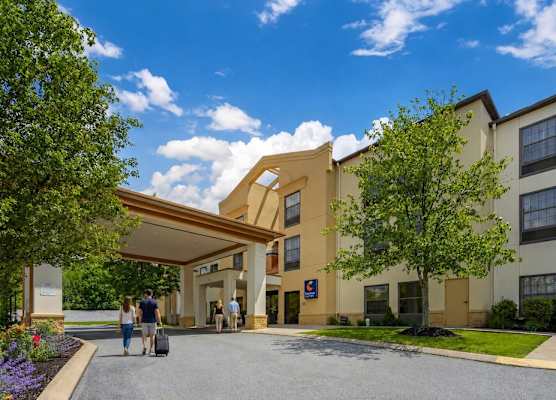 Comfort Suites State College near Penn State - Steps Away from PSU! 1