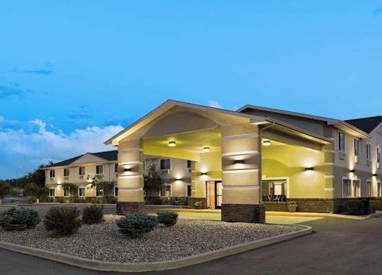 Super 8 by Wyndham Big Timber 1