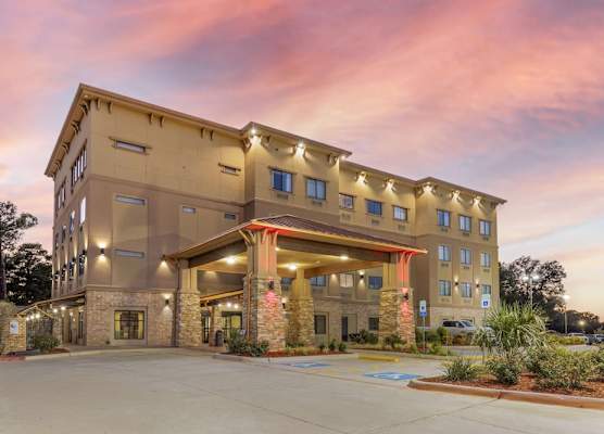 Best Western Plus Classic Inn and Suites 1