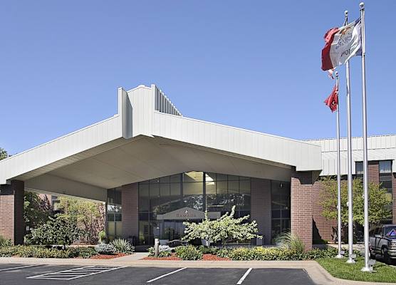 Ramada by Wyndham Bettendorf 1