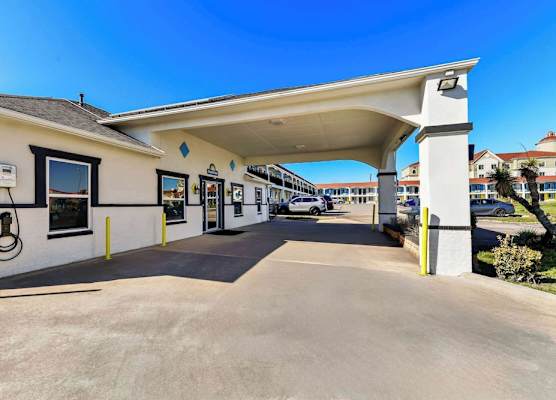 Days Inn by Wyndham Gainesville 1