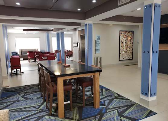 Holiday Inn Express & Suites ARLINGTON (I-20-PARKS MALL) by IHG 1