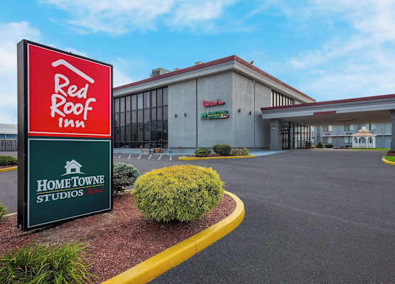 Red Roof Inn Painted Post 1