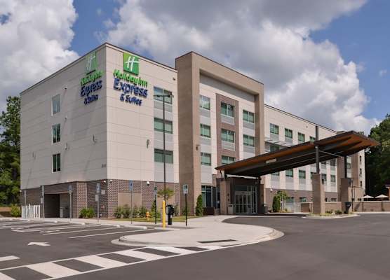 Holiday Inn Express & Suites CHARLOTTE - BALLANTYNE by IHG 1