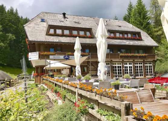 Berghotel und Restaurant Kräuter Chalet 1