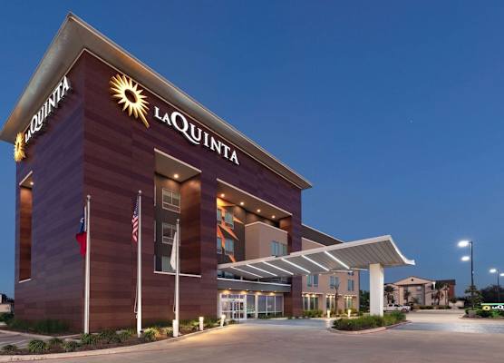 La Quinta Inn & Suites by Wyndham Texas City I 45 Galveston Area 1