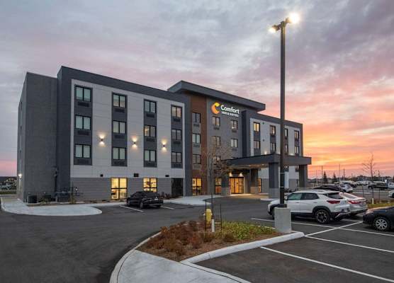 Comfort Inn & Suites 1
