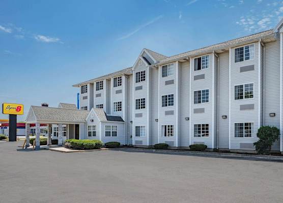 Super 8 by Wyndham Joliet 1