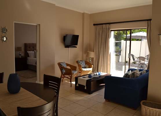 Caulfield Self Catering Apartment #SOLAR ENERGY - NO LOADSHEDDING 1