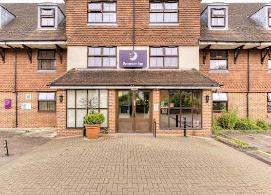 Premier Inn London Gatwick South 1