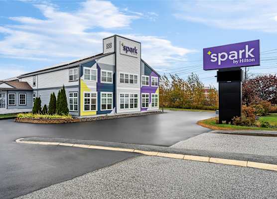 Spark by Hilton Portland Airport Maine Mall 1