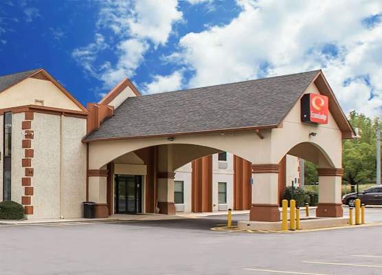 Econo Lodge At Six Flags 1