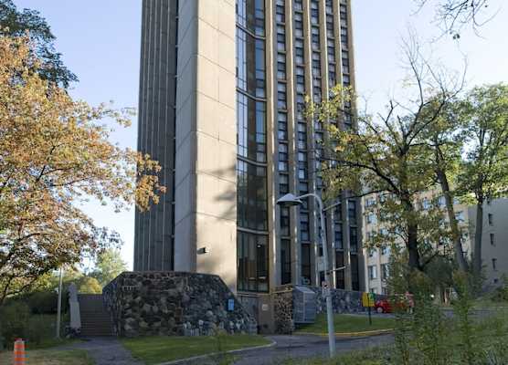 ZUM MTL Auberge d'été - Université de Montréal 1