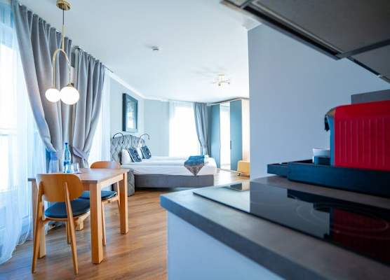Boardinghouse City Home - Living 1