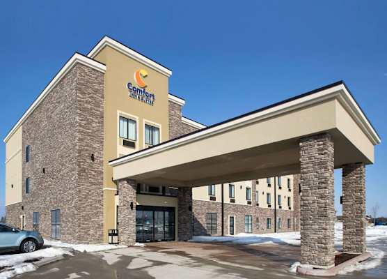 Comfort Inn & Suites Cedar Rapids CID Eastern Iowa Airport 1