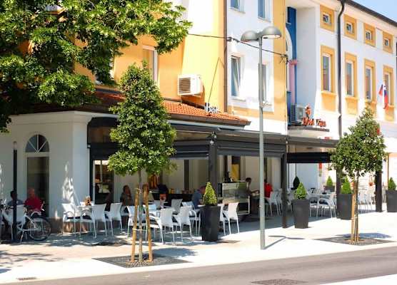 Lipa, Hotel & Bistro 1