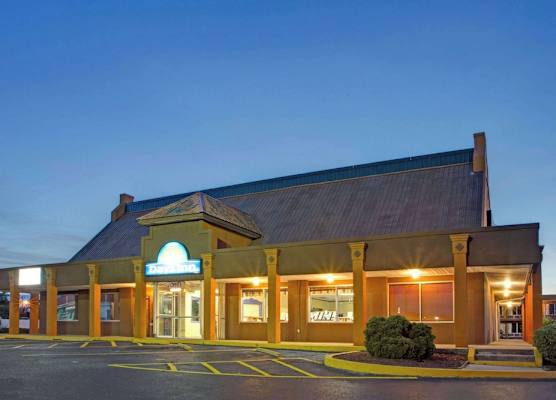 Days Inn by Wyndham Benson 1