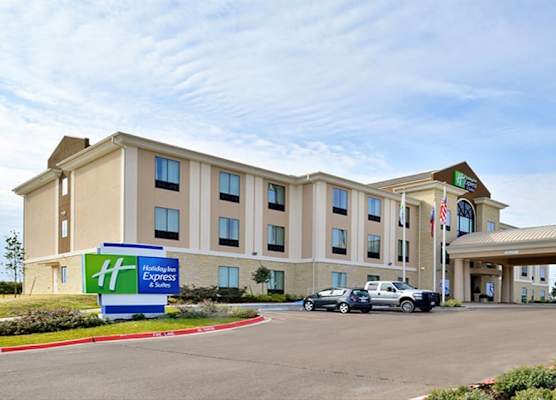 Holiday Inn Express & Suites SCHULENBURG by IHG 1