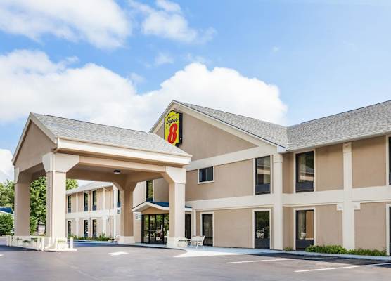 Super 8 by Wyndham Erwin, I-26 Exit 37 1